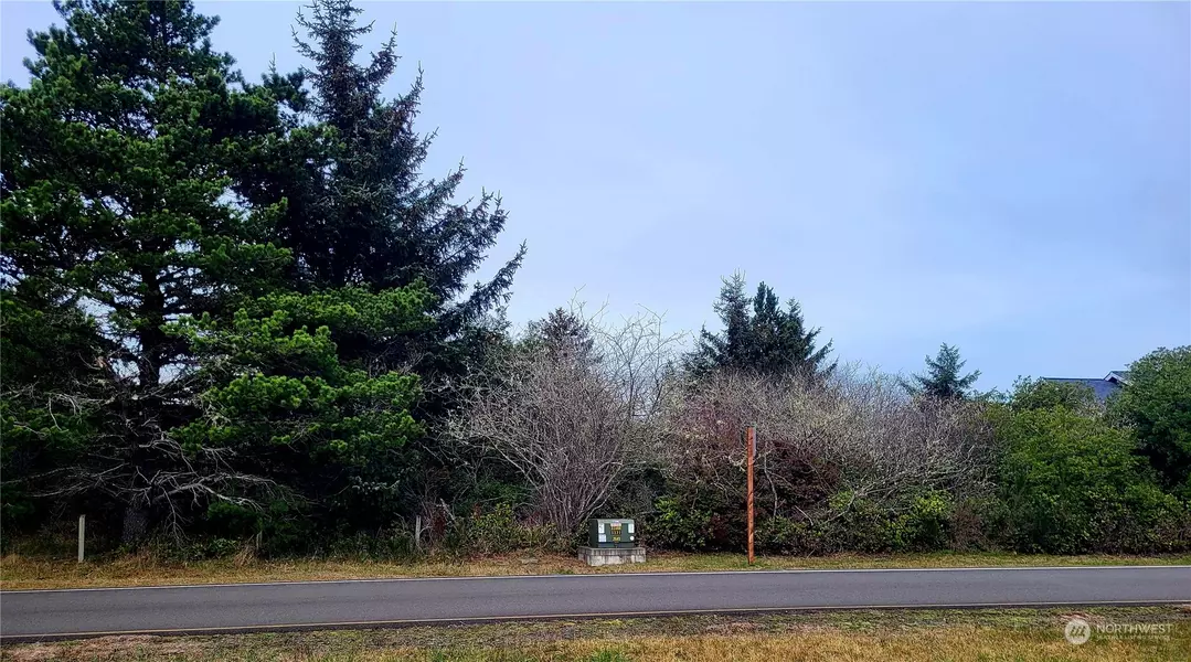 124 Polaris BLVD SW, Ocean Shores, WA 98569