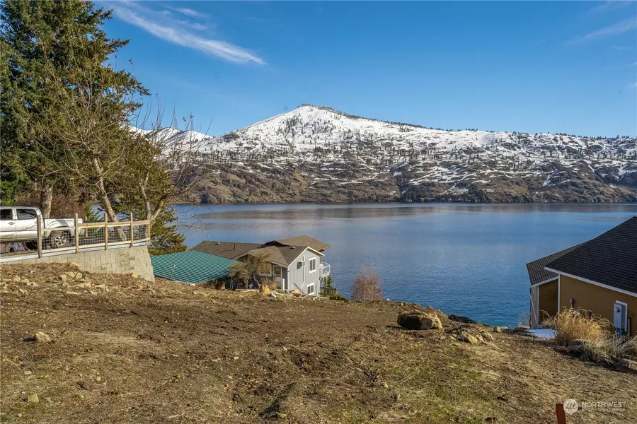 93 Driftwood LN, Chelan, WA 98816