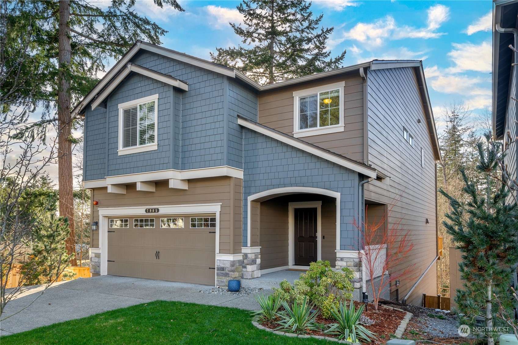 7905 208th AVE E, Bonney Lake, WA 98391