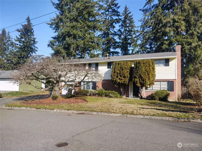 126 160th PL SE, Bellevue, WA 98008