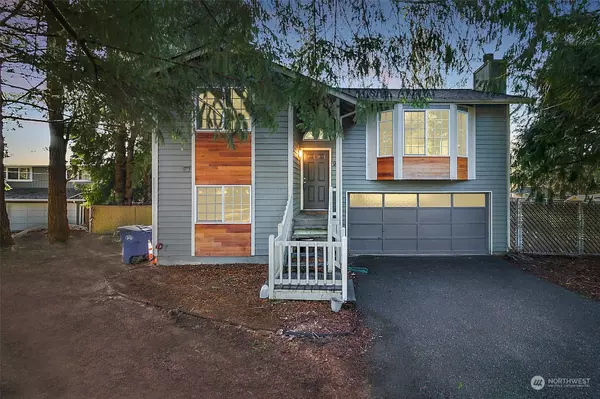 966 Brookdale RD E, Tacoma, WA 98445