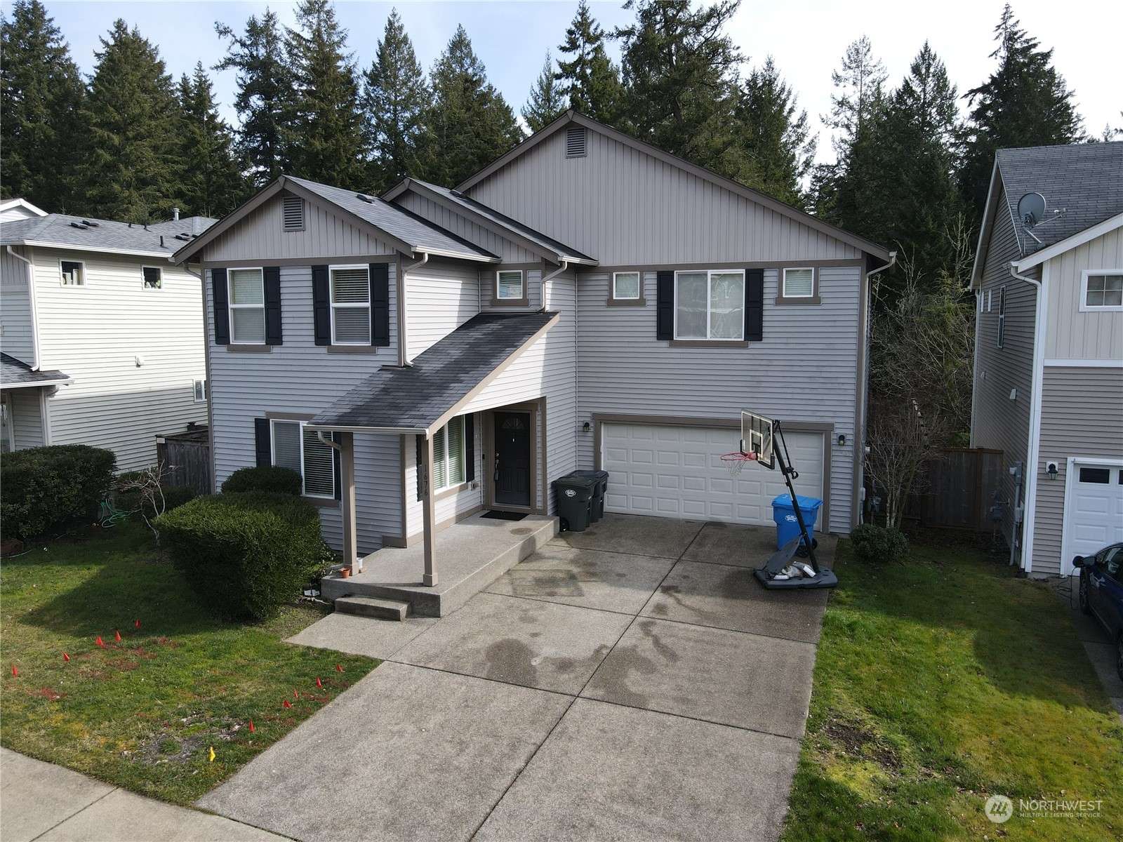 1676 Burnside PL, Dupont, WA 98327