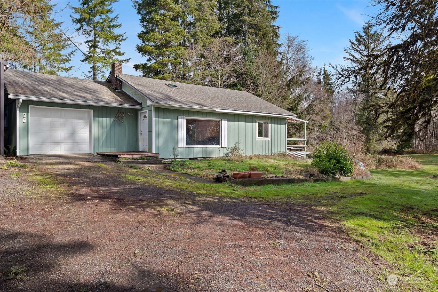 36 Egge RD, Hoquiam, WA 98550