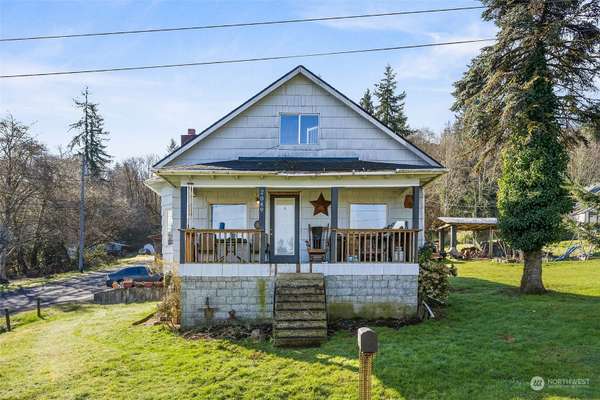 2049 Stuart ST, Raymond, WA 98577