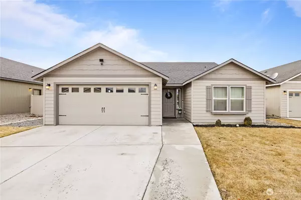 554 S Lakeland DR, Moses Lake, WA 98837