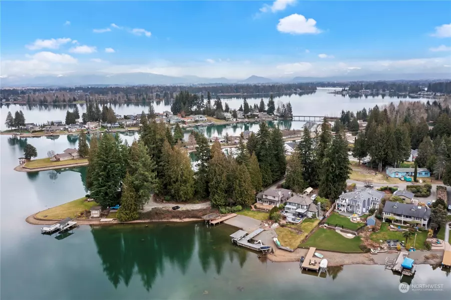 18213 43rd ST E, Lake Tapps, WA 98391