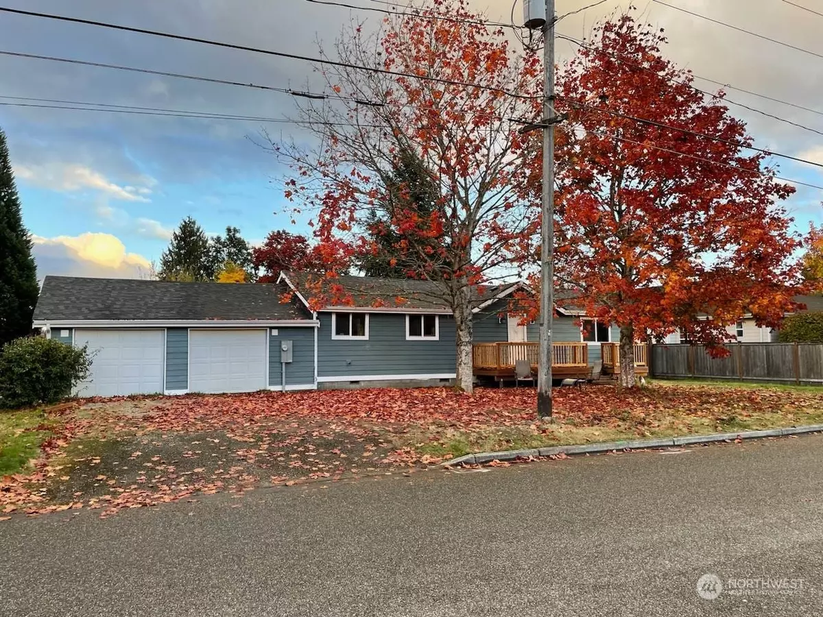 Puyallup, WA 98371,511 18th ST SW