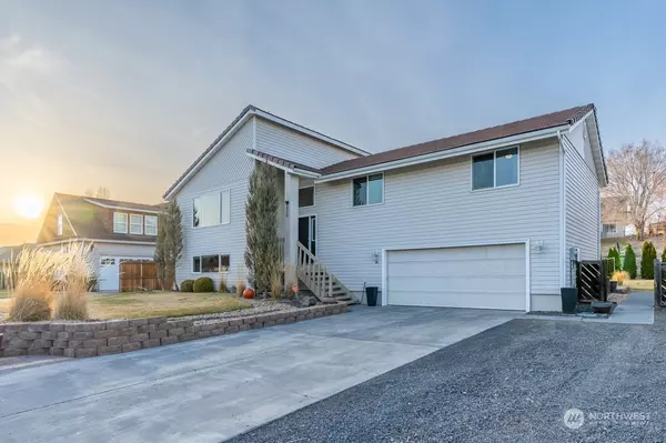 Moses Lake, WA 98837,820 W Edgewater LN