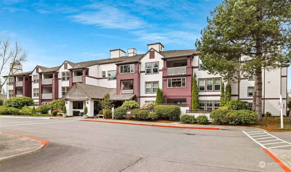 3935 226th PL SE #114, Issaquah, WA 98029