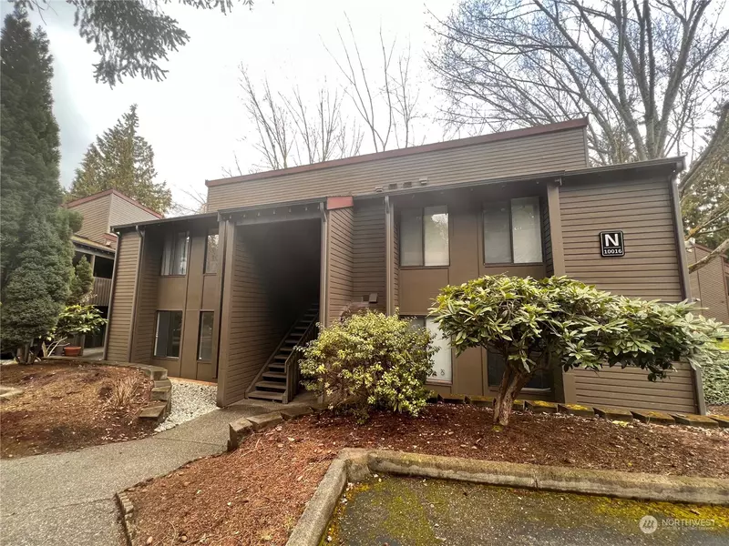 10016 122nd ST #N-A, Kirkland, WA 98034