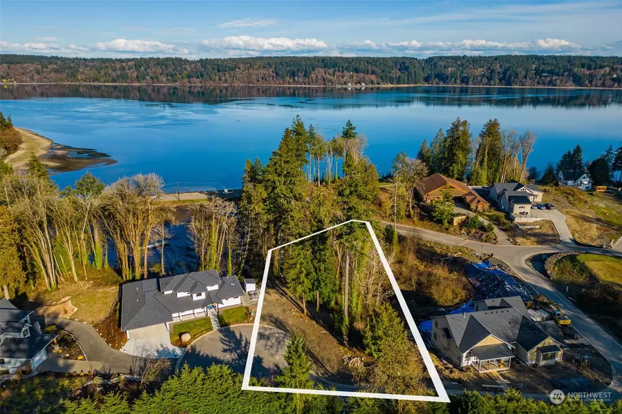 8175 SE Crescent Bay DR #D, Olalla, WA 98359