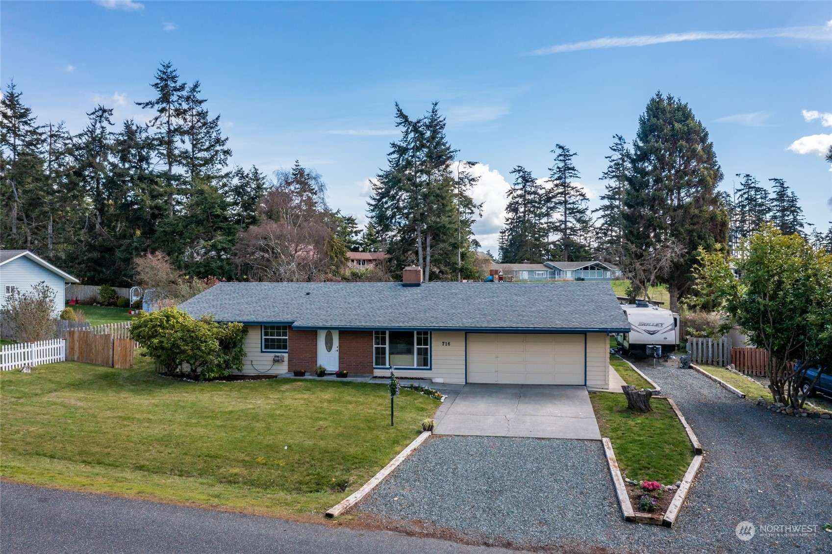 716 SW Thornberry DR, Oak Harbor, WA 98277