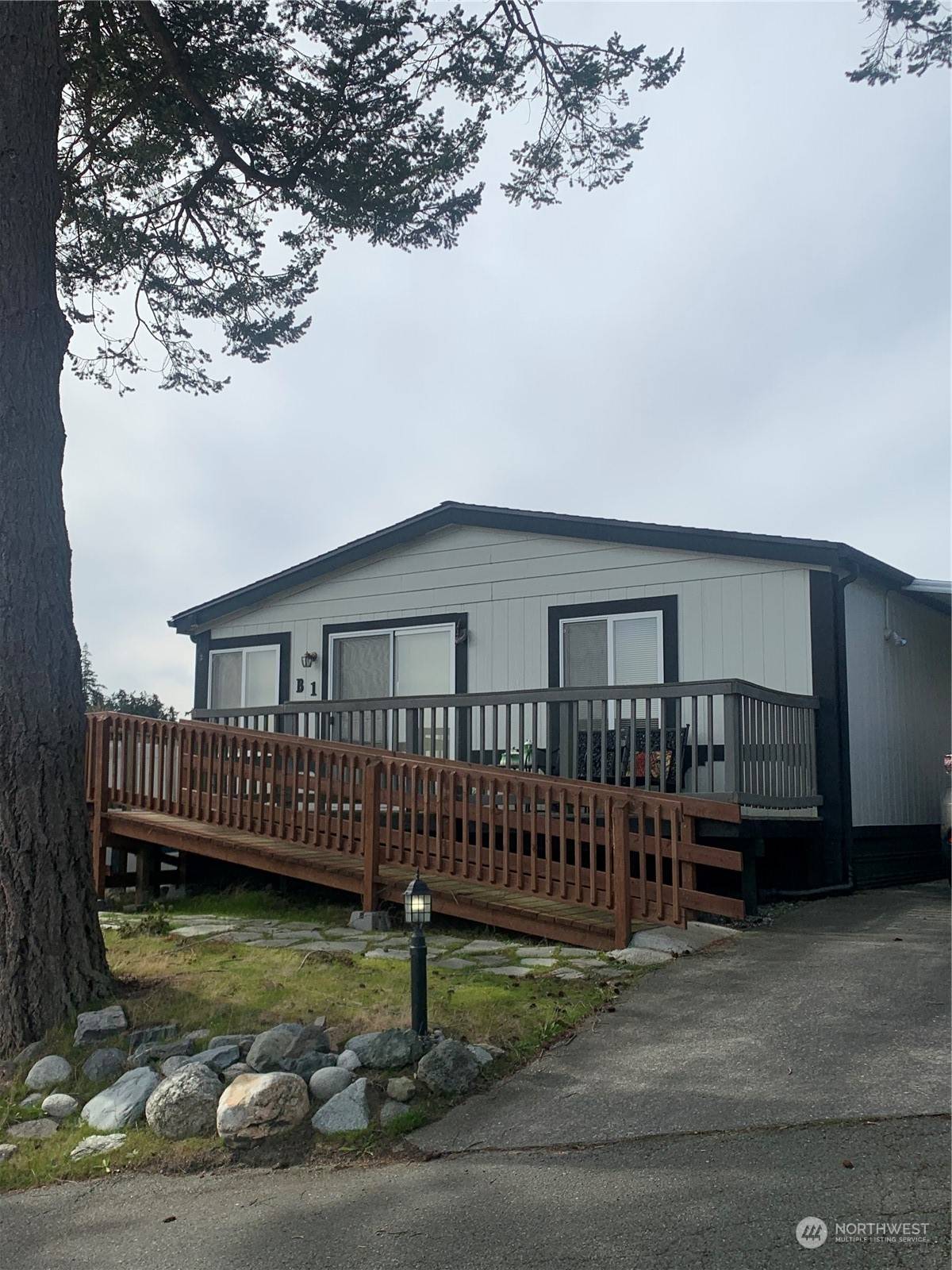 30901 State Route 20 #B1, Oak Harbor, WA 98277