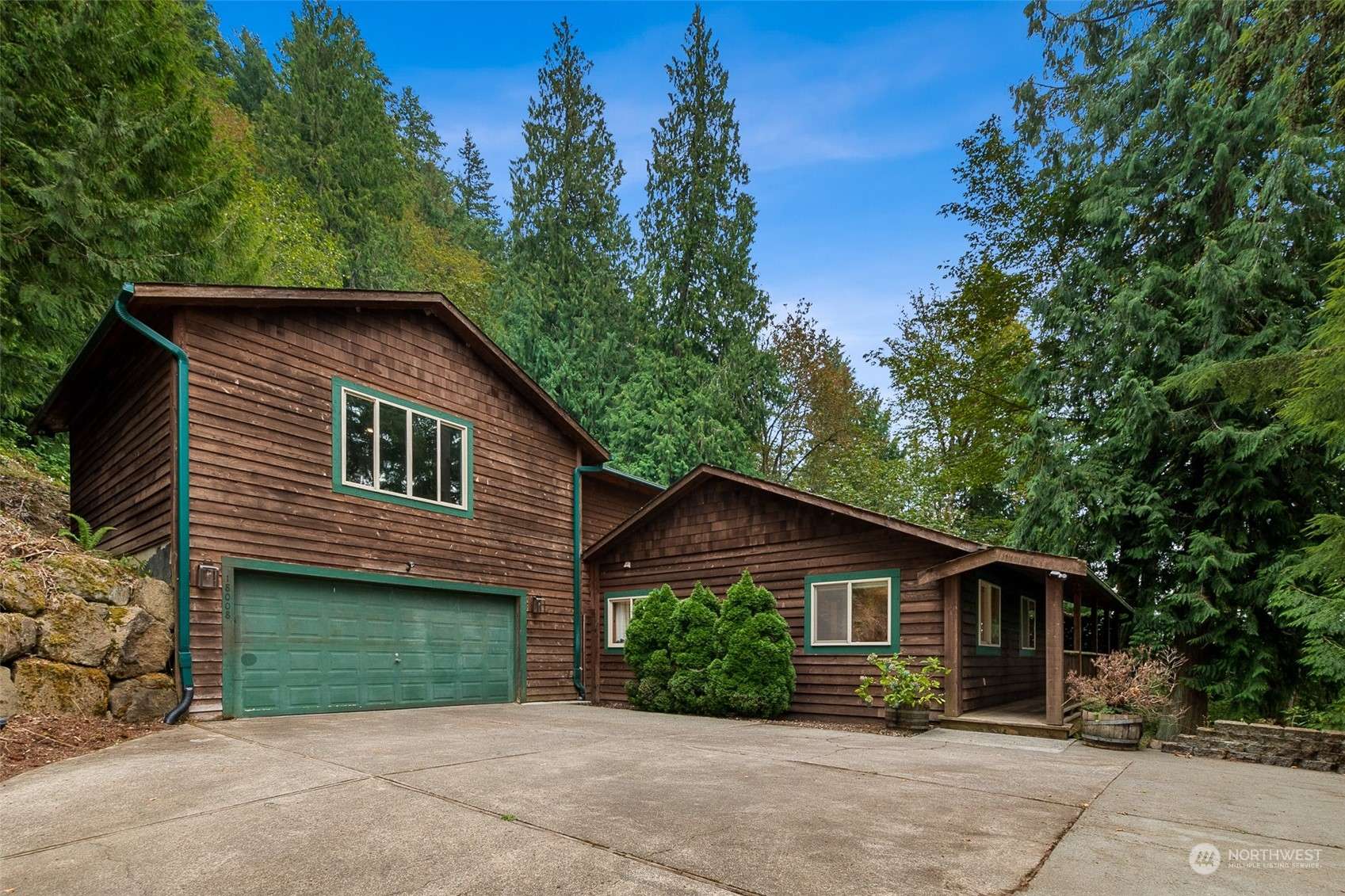 18008 E Lake Desire DR SE, Renton, WA 98058
