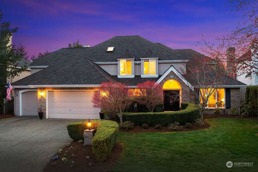 2043 264th PL SE, Sammamish, WA 98075