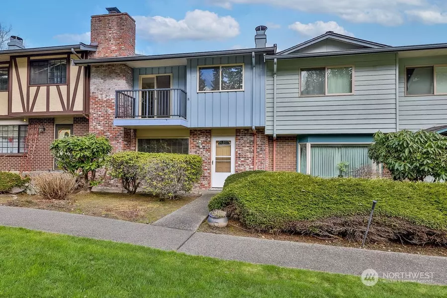 17050 Northup WAY #21, Bellevue, WA 98008