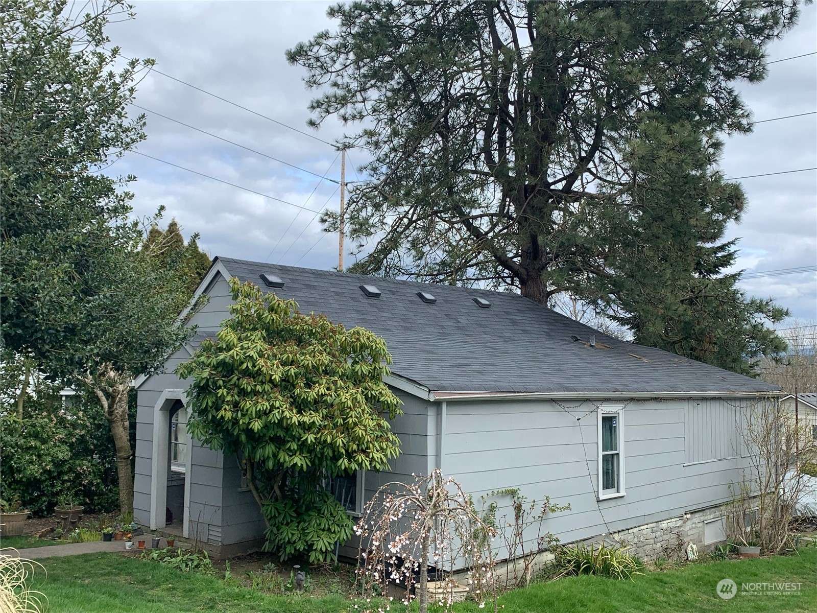 1105 E Marine View DR, Everett, WA 98201