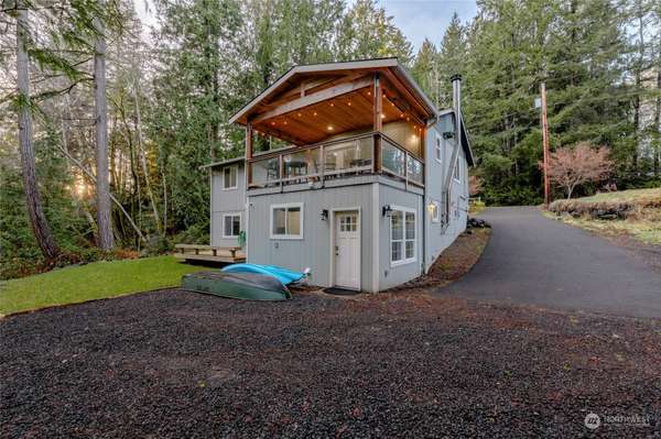 2014 Island DR NW, Olympia, WA 98502