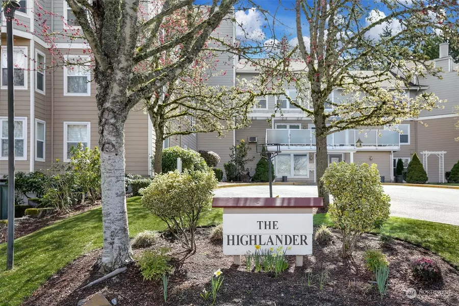 22535 SE Highland CIR #105, Issaquah, WA 98029