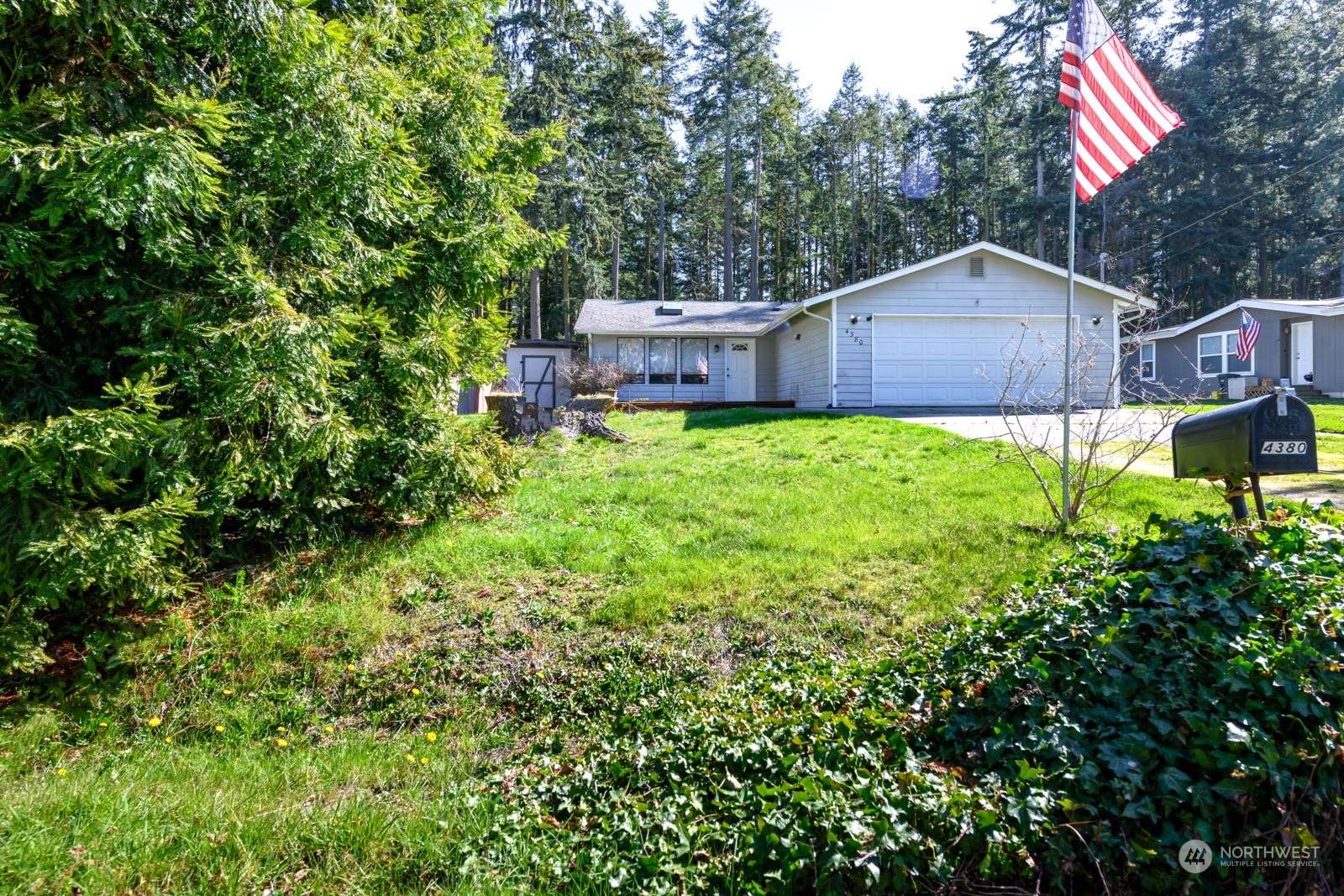 4380 Hunter LN, Oak Harbor, WA 98277