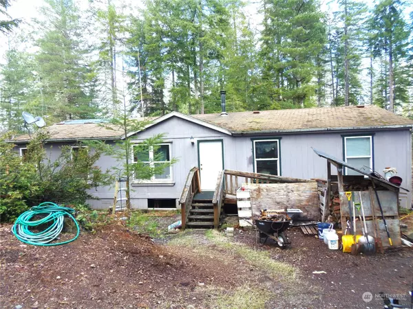 60 NE Pine Tree LN, Tahuya, WA 98588