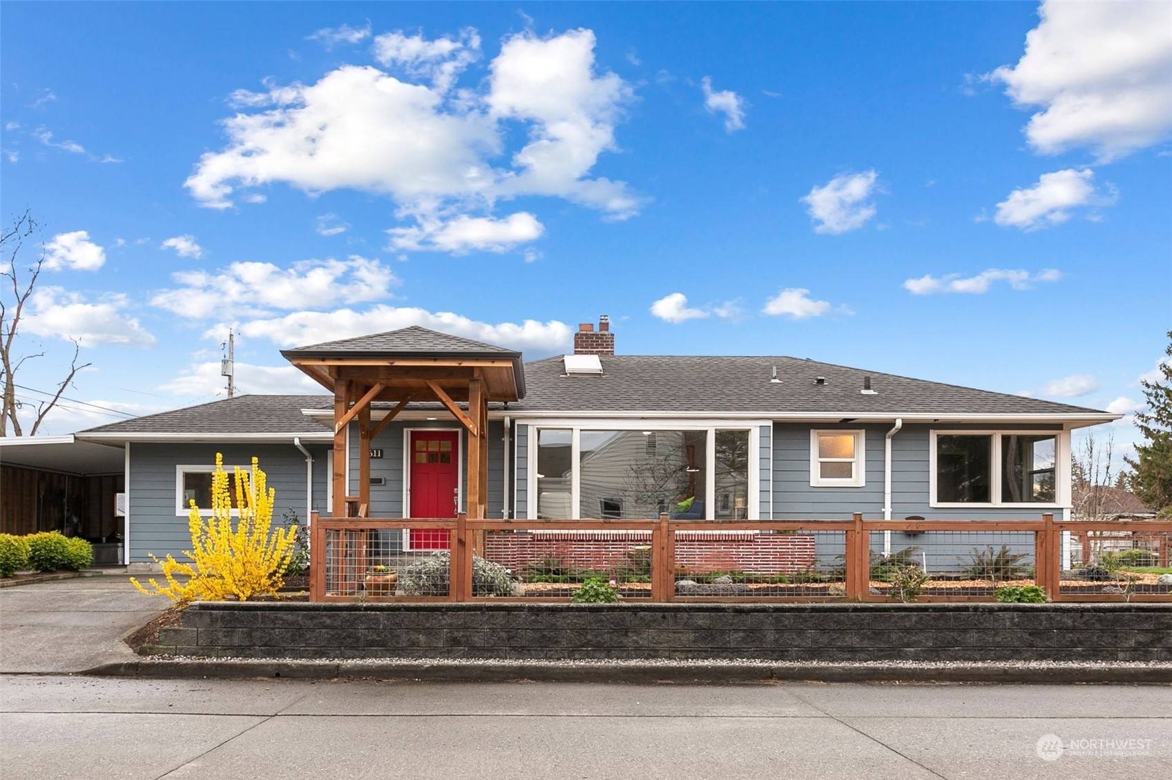 1611 W Illinois ST, Bellingham, WA 98225