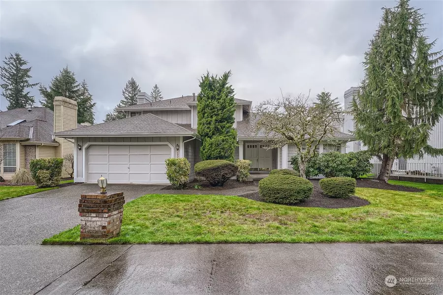 25619 Lake Wilderness Country Club DR SE, Maple Valley, WA 98038