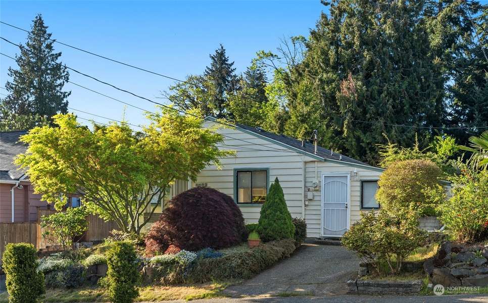 5522 S Bangor ST, Seattle, WA 98178