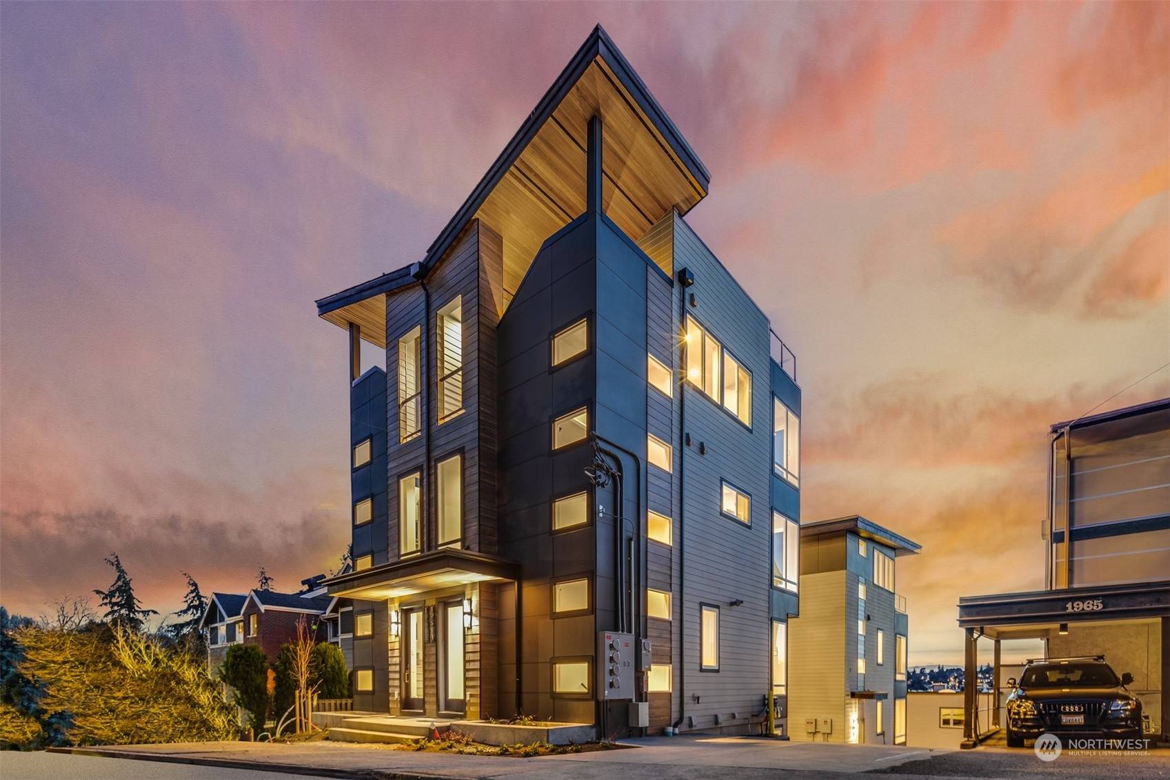 1961 A 12th AVE W, Seattle, WA 98119