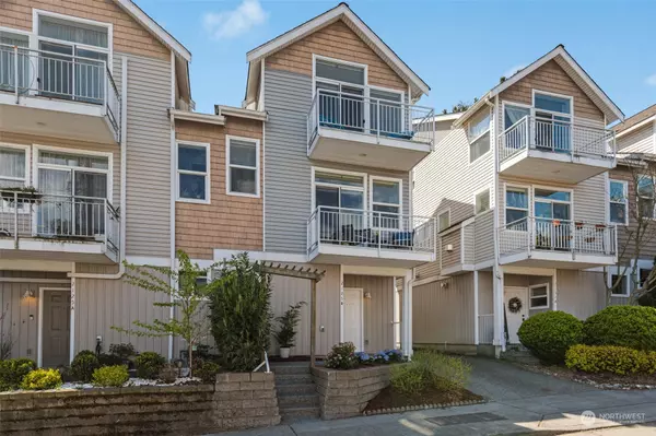 2125 Waverly PL N #B, Seattle, WA 98109