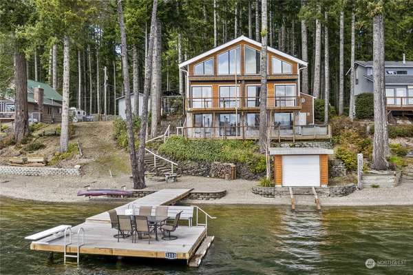 3250 E Mason Lake DR W, Grapeview, WA 98546