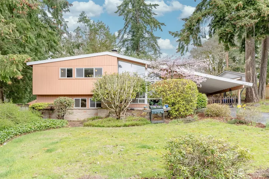 15622 Lake Hills BLVD, Bellevue, WA 98008