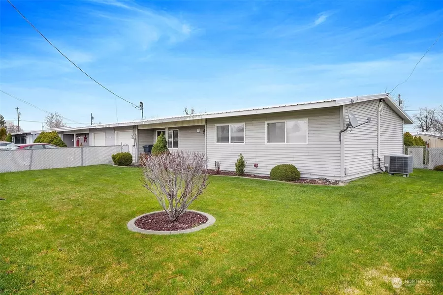 8961 Tinker LOOP #B, Moses Lake, WA 98837