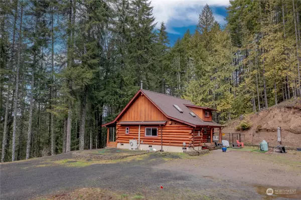 5152 N Lake Cushman RD, Hoodsport, WA 98548