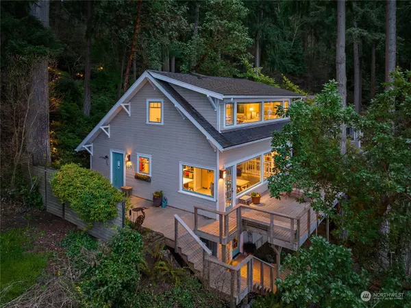 8471 Hansen RD NE, Bainbridge Island, WA 98110