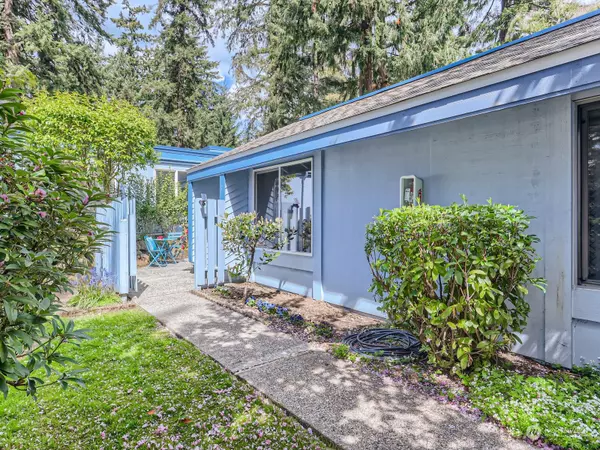 4308 NE Sunset BLVD #V7, Renton, WA 98059