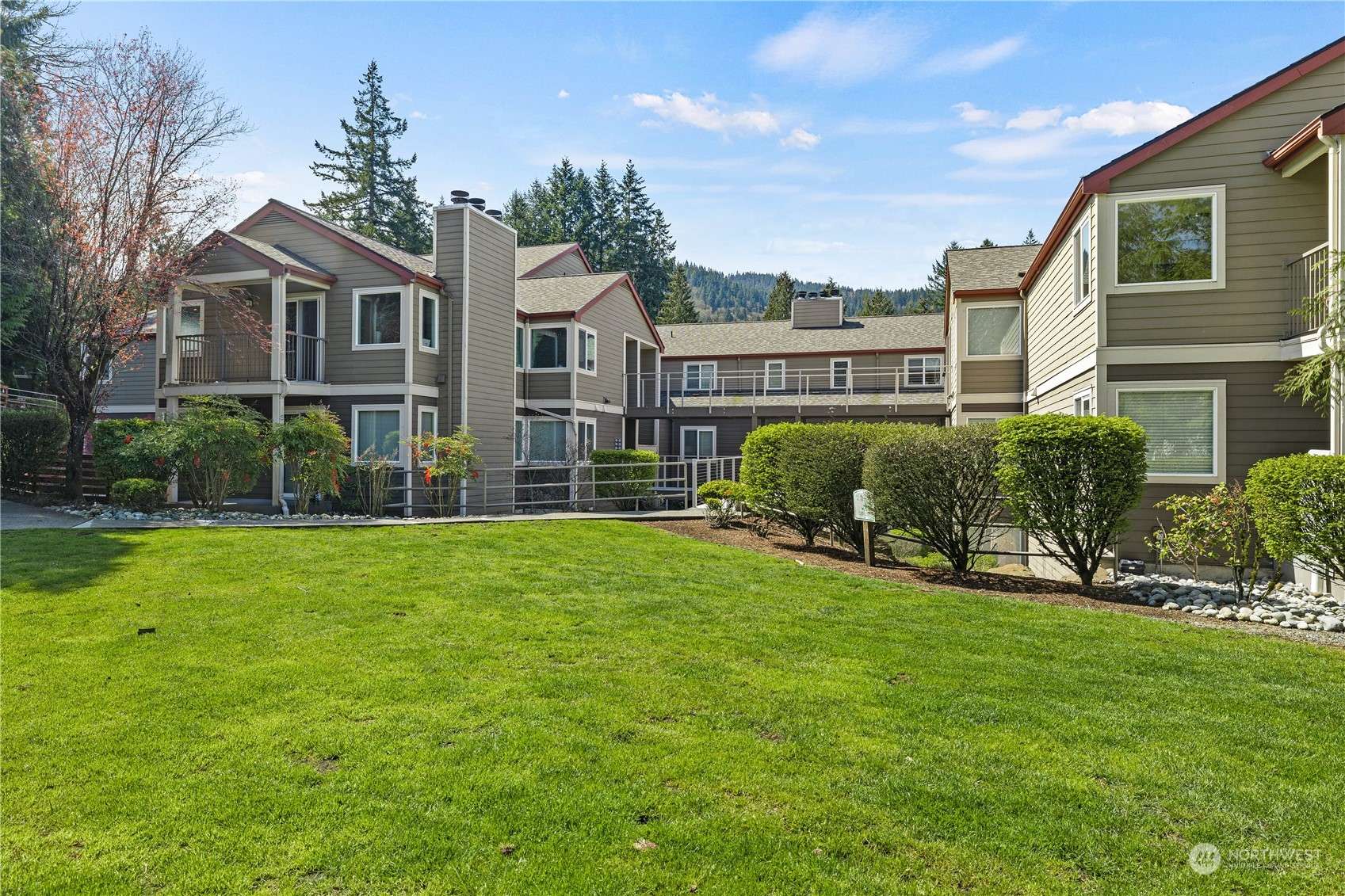 700 Front ST S #A303, Issaquah, WA 98027