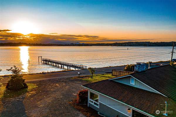 1847 Beach DR E, Port Orchard, WA 98366