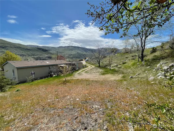 Chelan Falls, WA 98817,526 A ST