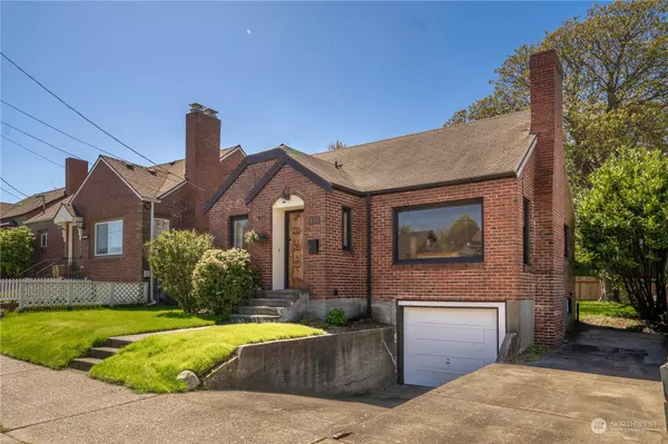 8353 17th AVE NW, Seattle, WA 98117