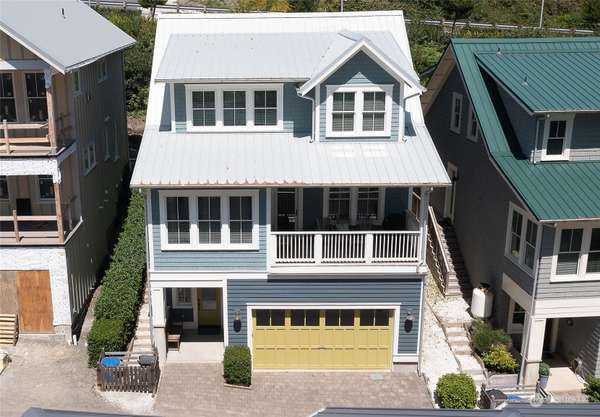 49 Seaside LN, Pacific Beach, WA 98571