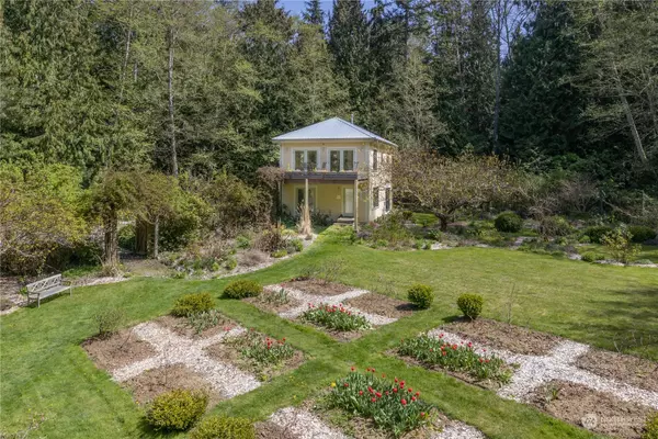 Port Townsend, WA 98368,423 Thunder RD