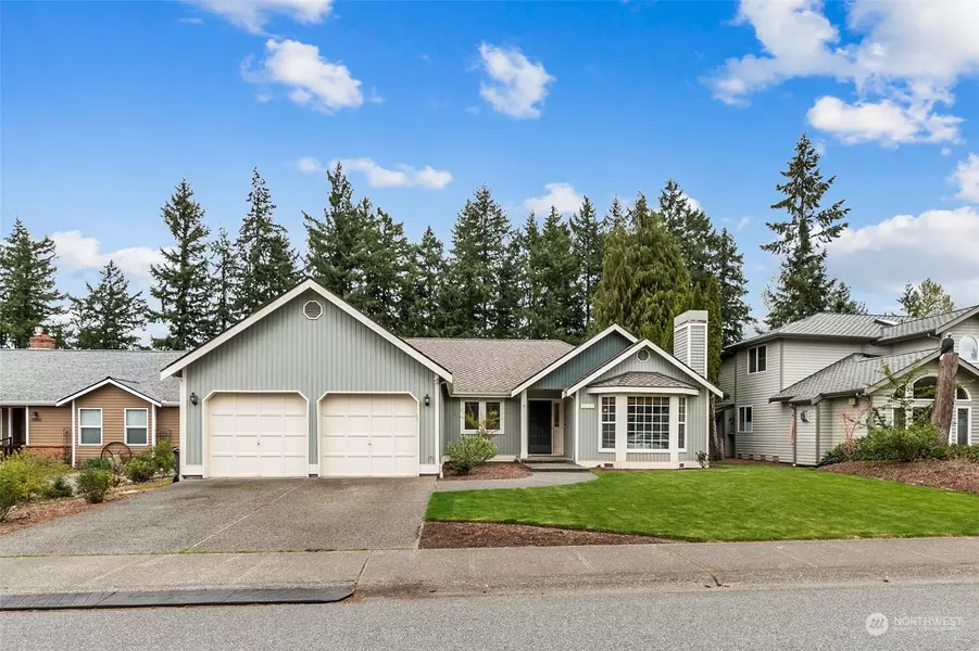 26104 Lake Wilderness Country Club DR SE, Maple Valley, WA 98038