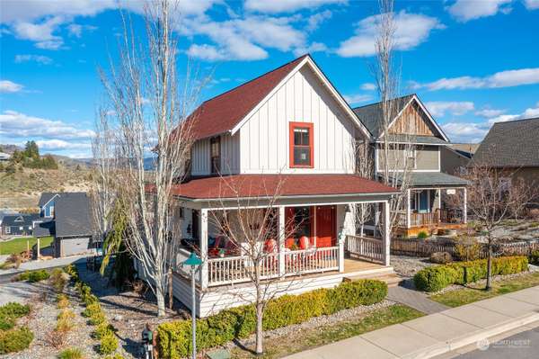 540 Porcupine LN, Chelan, WA 98816