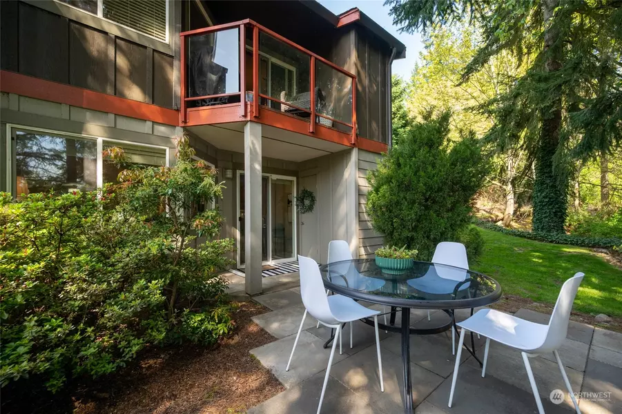 11060 NE 33rd PL #E-1, Bellevue, WA 98004