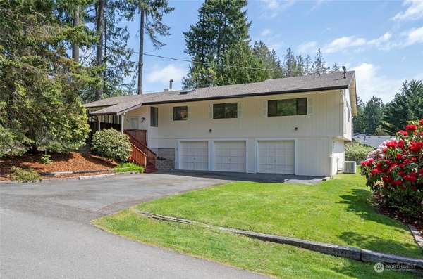 9804 Channel DR NW, Olympia, WA 98502