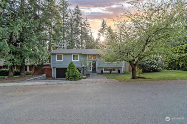 841 211th AVE NE, Sammamish, WA 98074