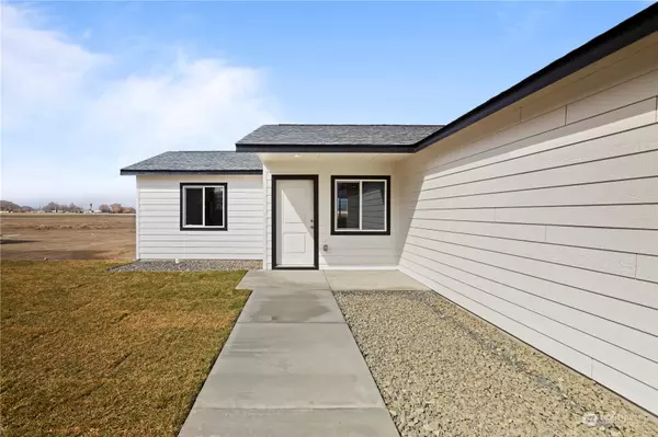 Moses Lake, WA 98837,927 W Pine DR