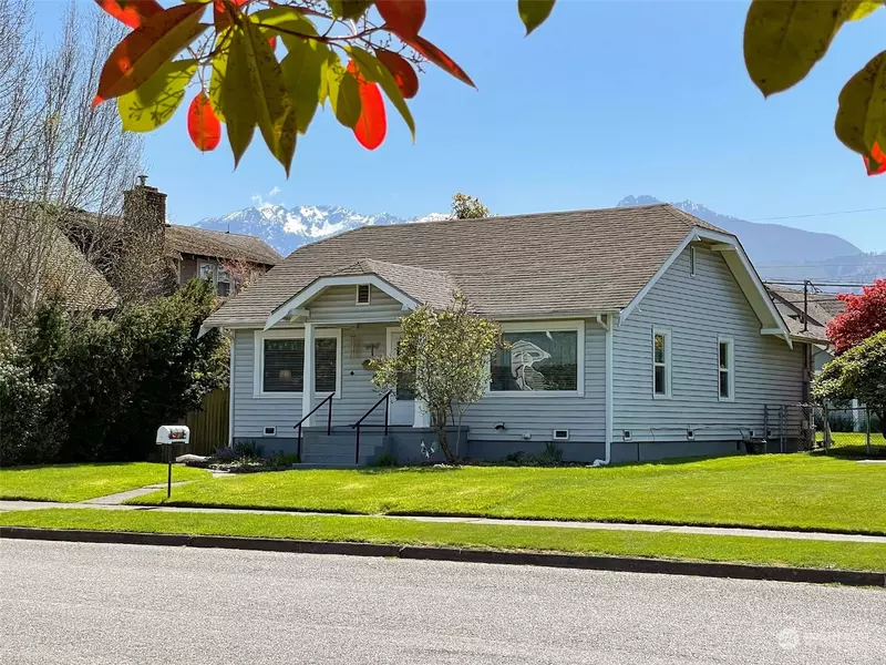 236 W Fourth ST, Port Angeles, WA 98362