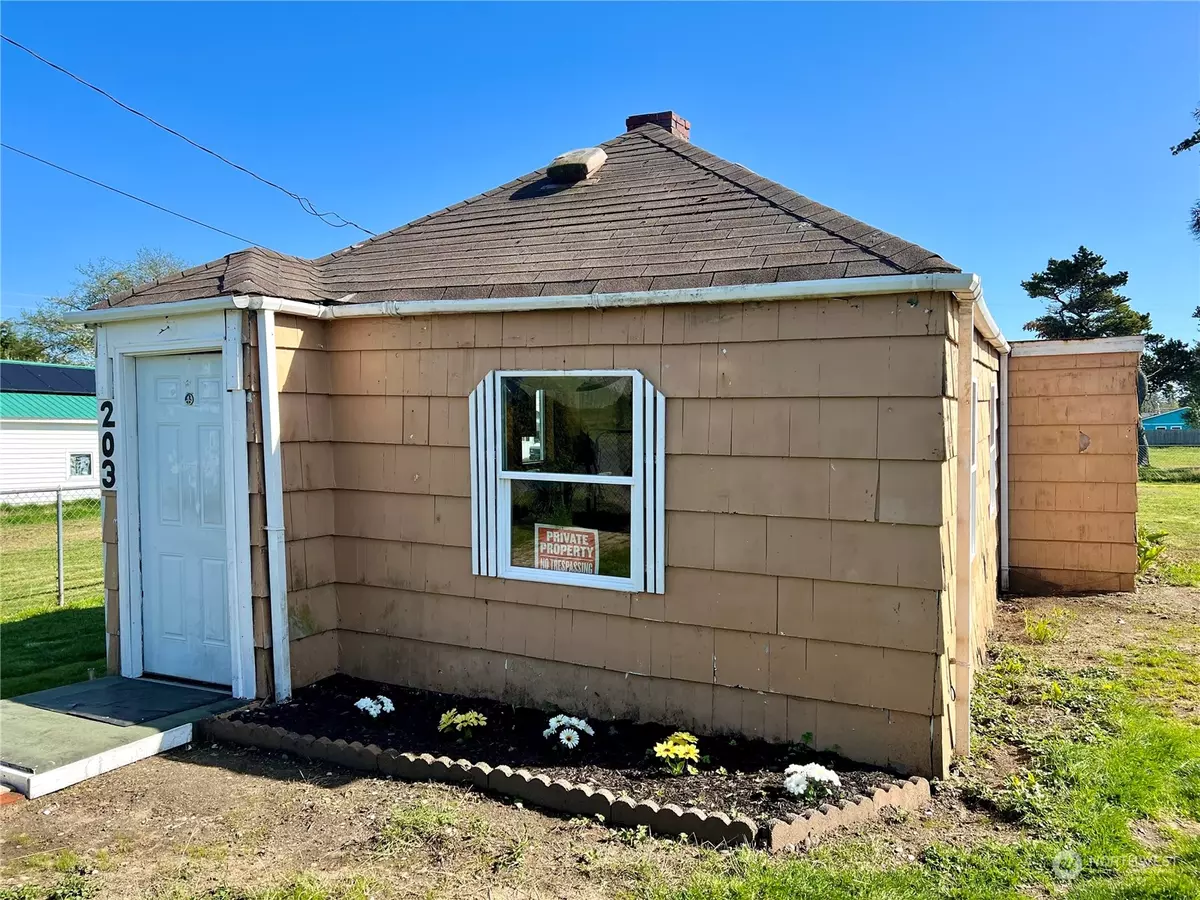 Westport, WA 98595,203 W Sprague ST